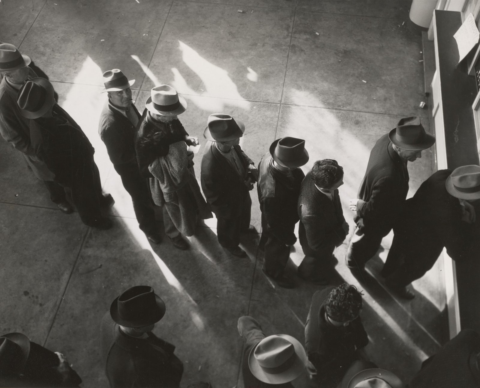 Great Depression, unemployment, economic crisis, joblessness, American history, hardships, 1930s, unemployment rate, job market, economic downturn, financial struggles, workforce, job seekers, economic challenges, unemployment benefits.