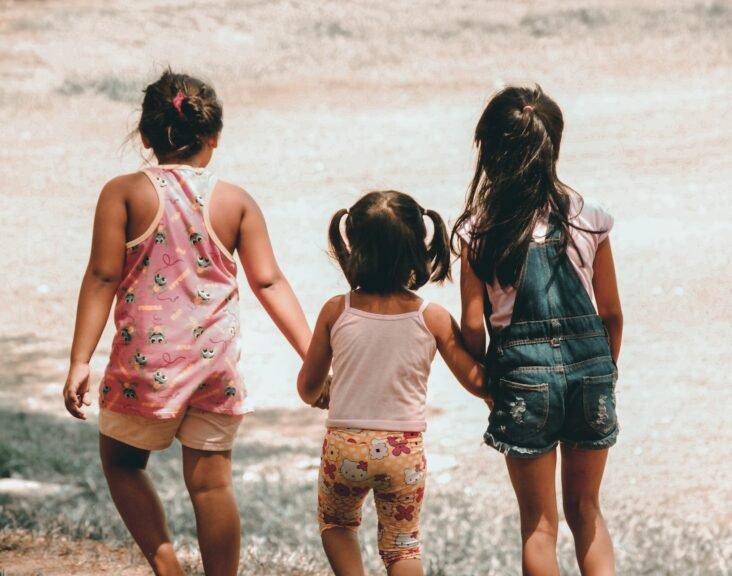 ADHD symptoms Anxiety indicators Child behavior Diagnosis differences Support strategies Child mental health ADHD versus anxiety Behavioral signs Parental guidance Treatment options