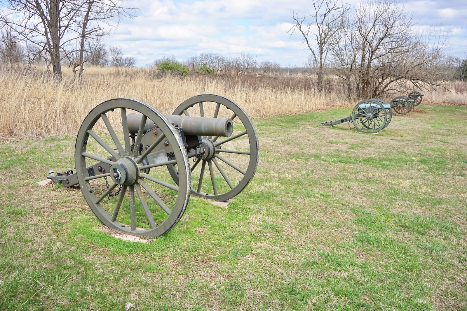 Union vs. Confederacy characteristics Civil War side comparison Union principles and values Confederate ideologies Civil War opposing forces Military strategies: Union and Confederacy Leaders of Union and Confederate sides Division causes in Civil War Comparing Union and Confederate resources Battles: Union vs. Confederate outcomes.
