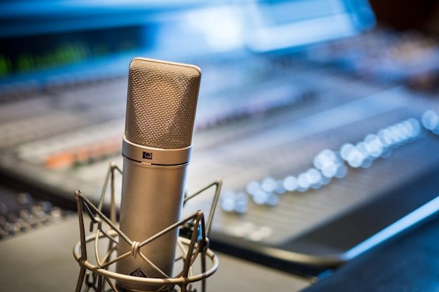 Javaughn Henry Voice Actor Professional Voice Over Voice Acting Experience Broadcast Quality Studio Voice Over Artist Audiobook Narration Commercial Voice Over Character Voices Audio Production Improv and Scene Study Voice Acting Classes Collaborative Spirit in Voice Over Voice Acting Techniques